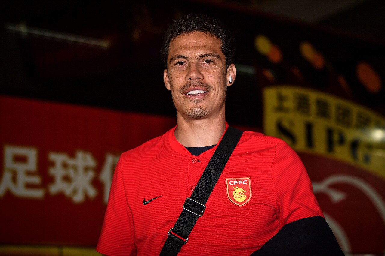  埃爾納內(nèi)斯：四前鋒首發(fā)會(huì)讓米蘭失去平衡，我看好塔雷在米蘭任職